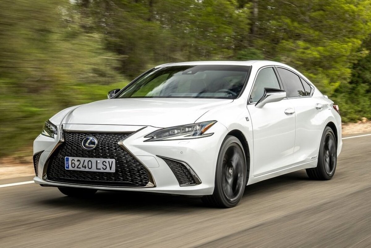 Lexus ES 300h - 2021