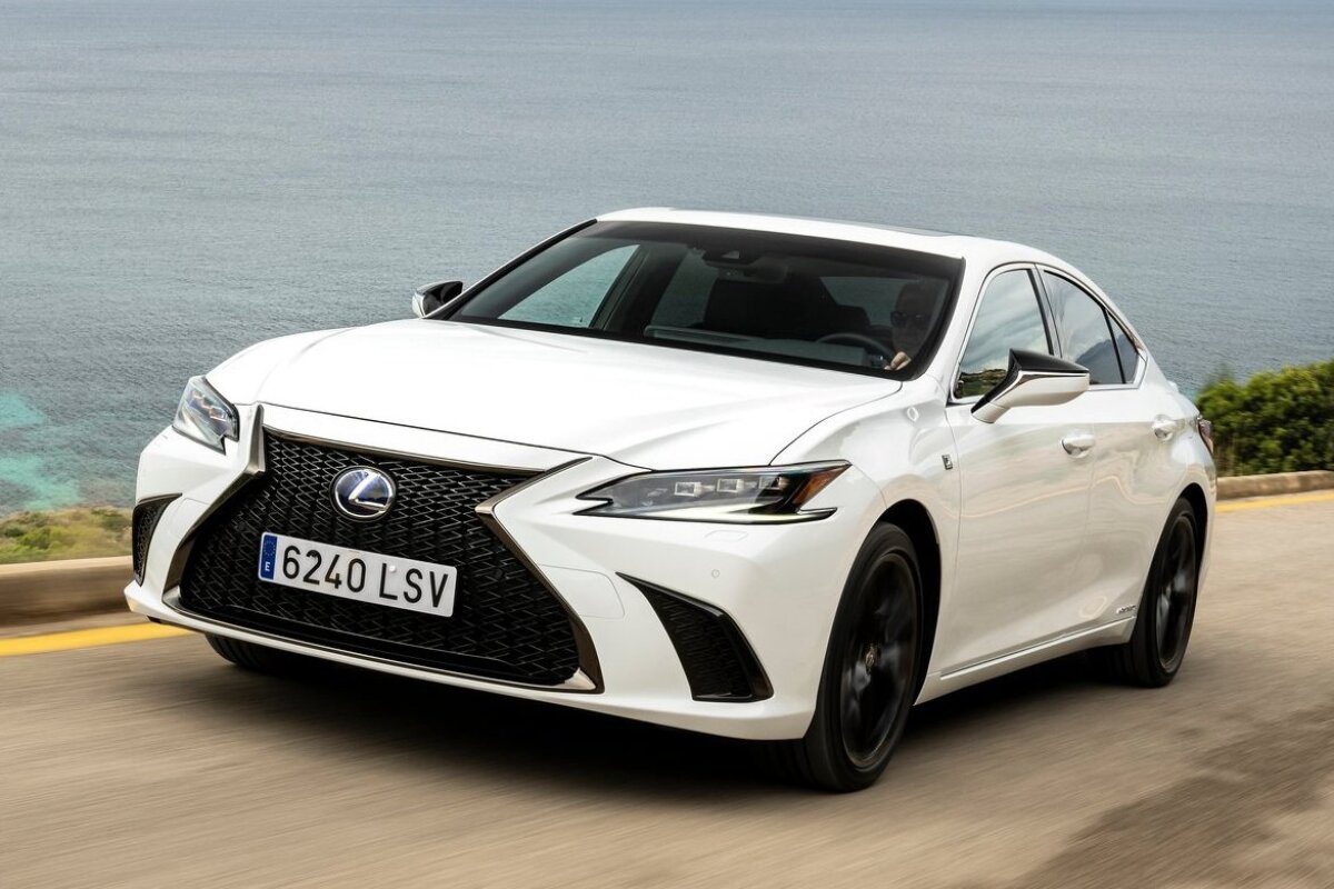 Lexus ES 300h - 2021