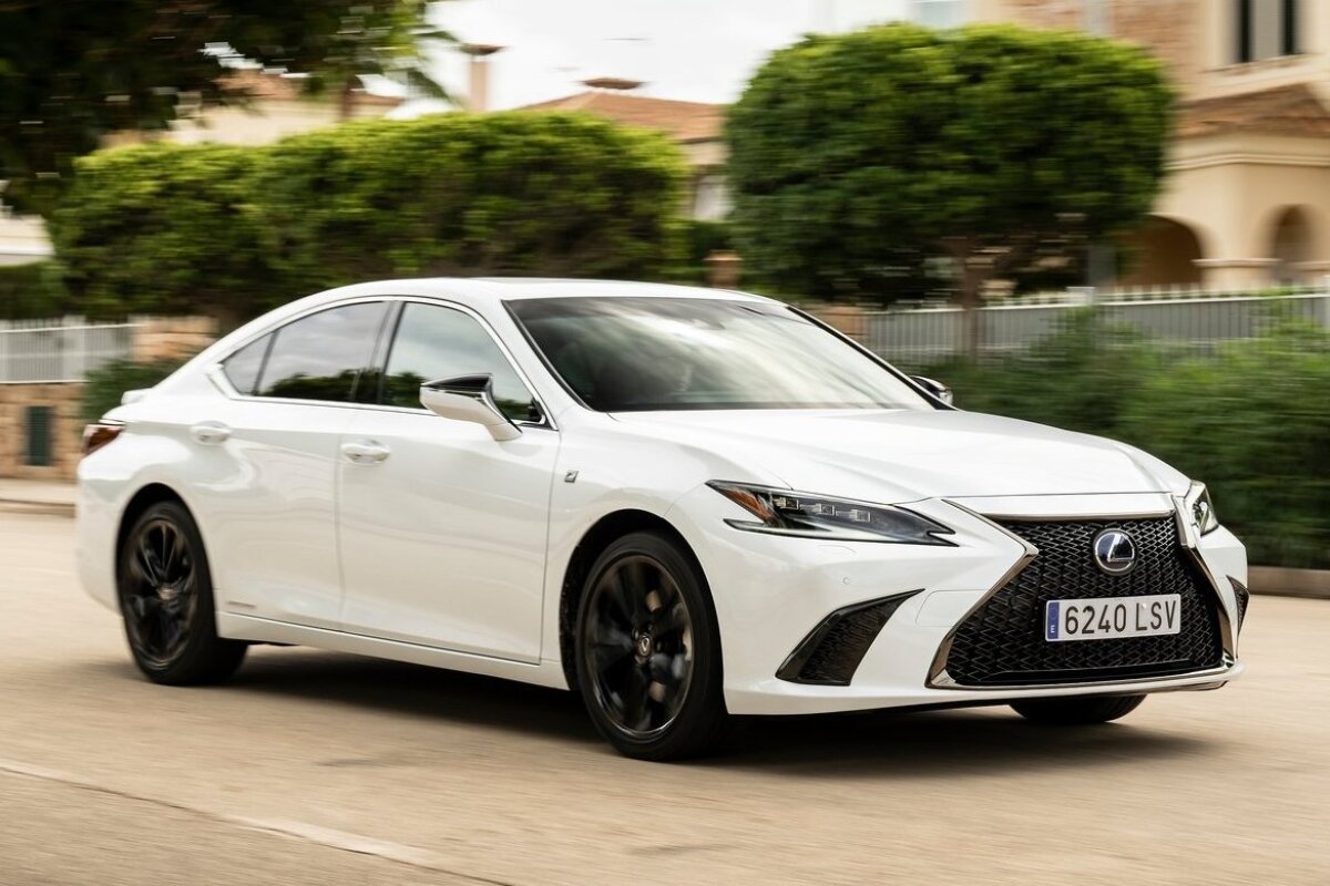 Lexus ES 300h - 2021