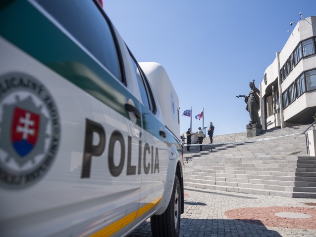 NR SR / Parlament / Polícia /
