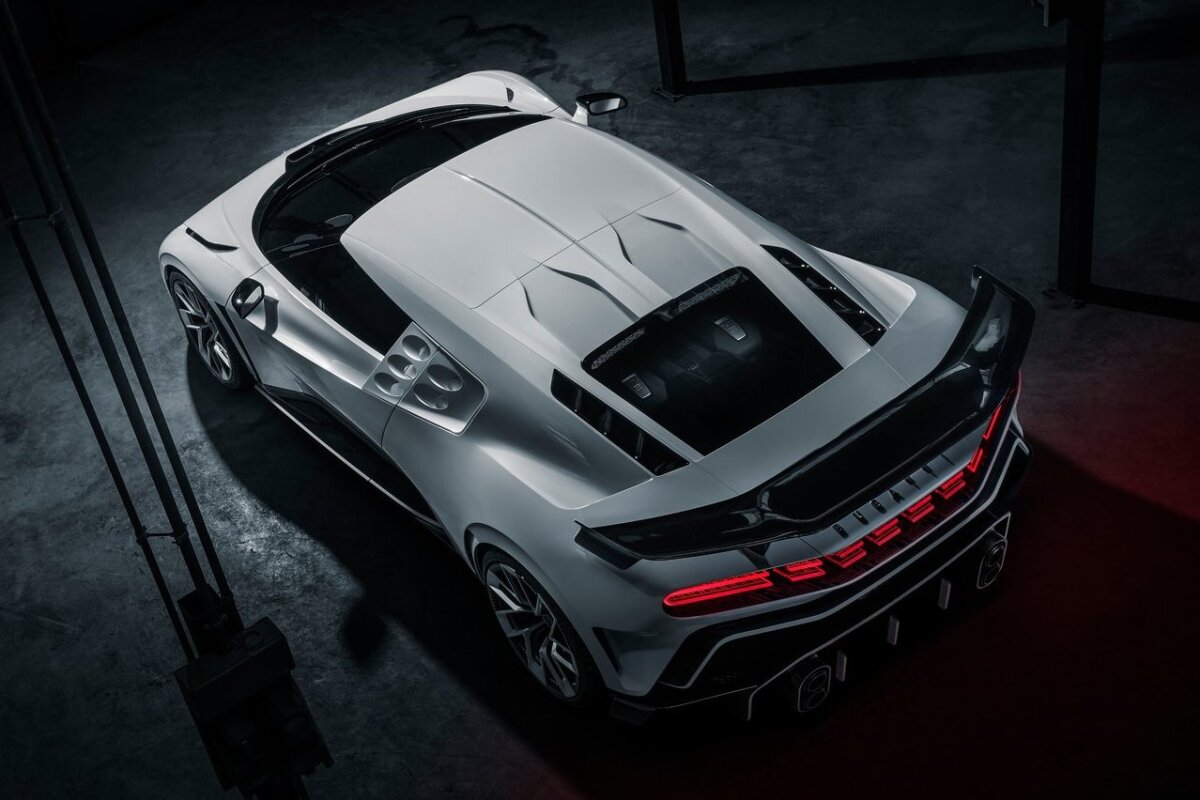 Bugatti Centodieci - 2021