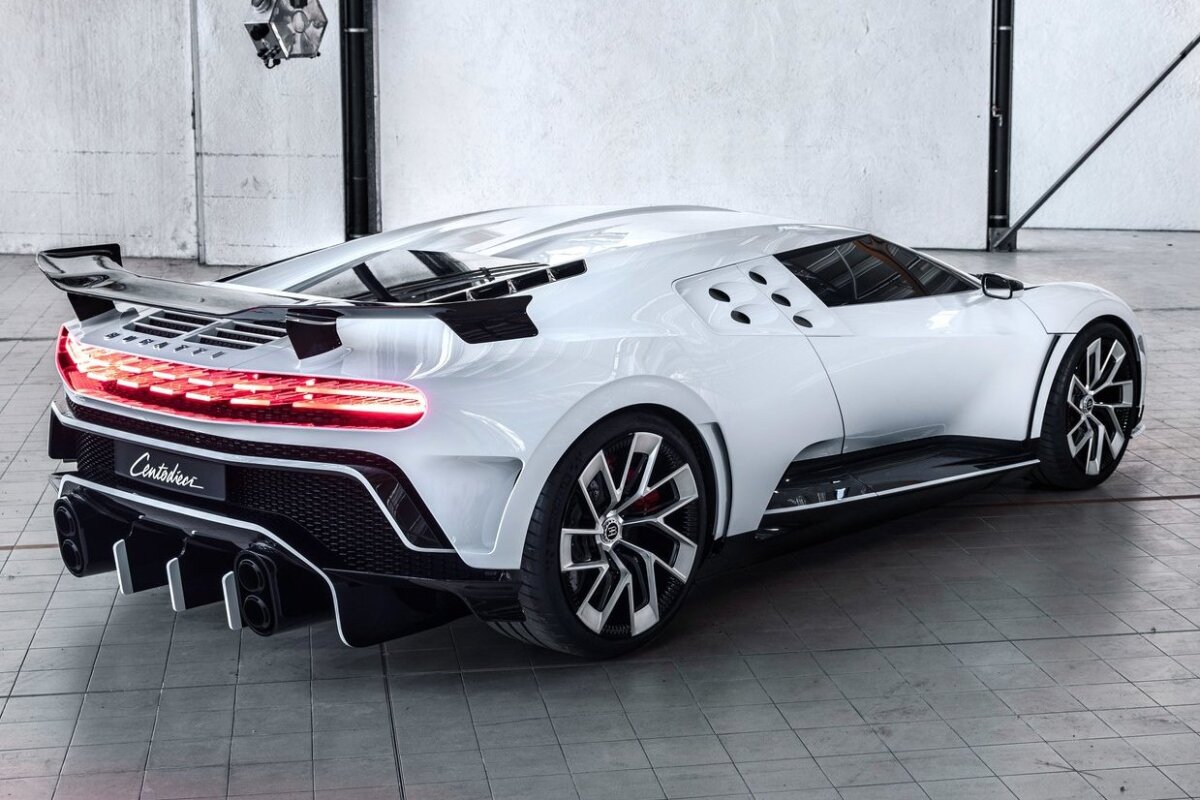 Bugatti Centodieci - 2021