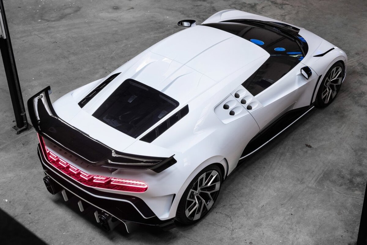 Bugatti Centodieci - 2021