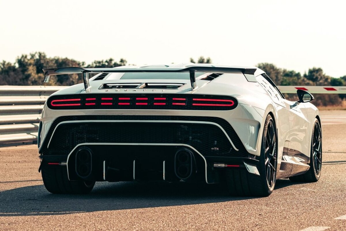 Bugatti Centodieci - 2021