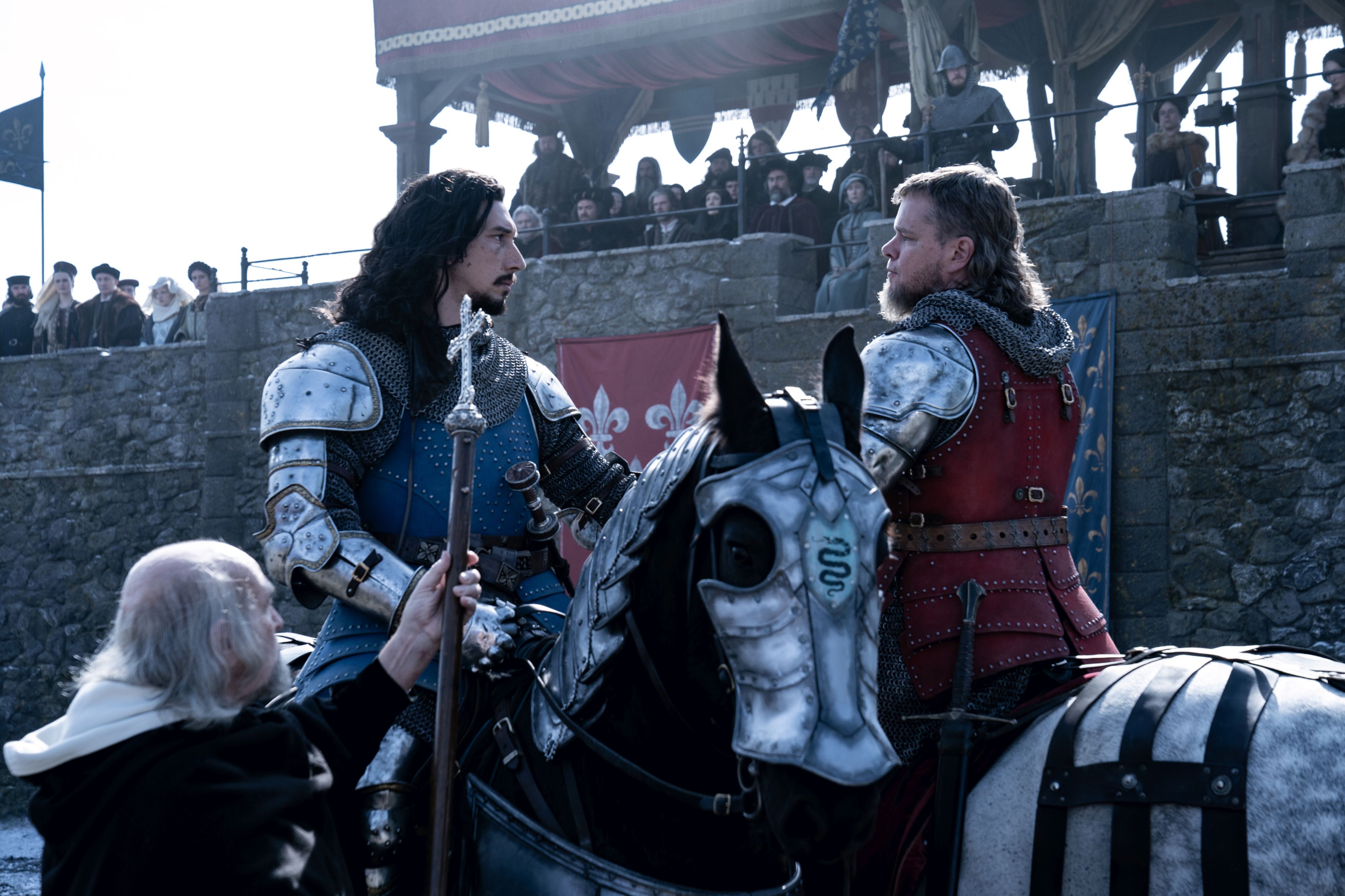 Adam Driver ako Jacques Le Gris a Matt Damon ako Jean de Carrouges v historickej dráme Posledný súboj.