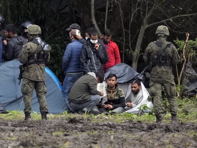 Poľsko Bielorusko migranti hranice stav núdzový Sejm predĺž