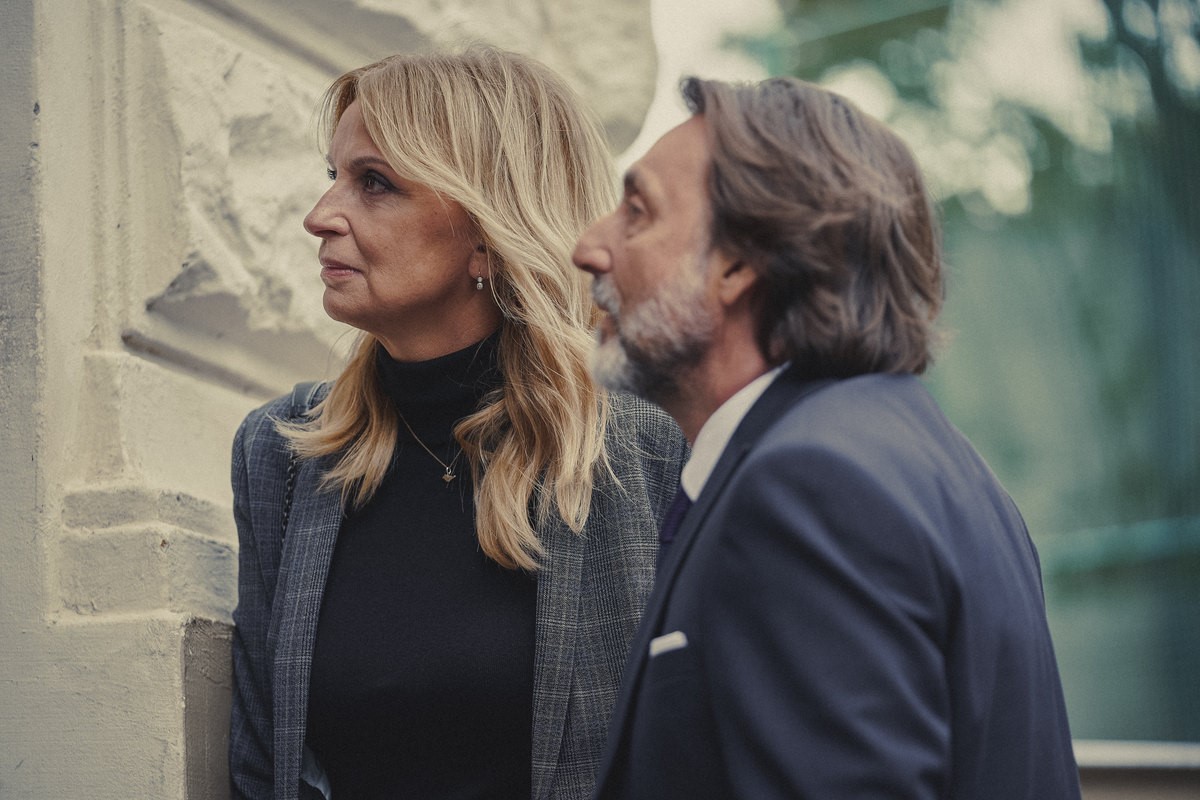 Ivana Chýlková a Ady Hajdu v seriáli Víťaz natočenom pre HBO Max.
