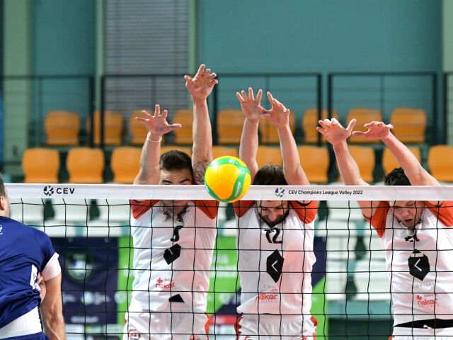 SR volejbal muži 2. kolo LM Komárno Pireus NRX