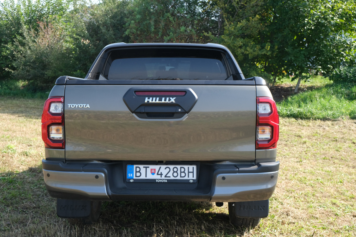 Toyota Hilux 2,8 DoubleCab (2021)