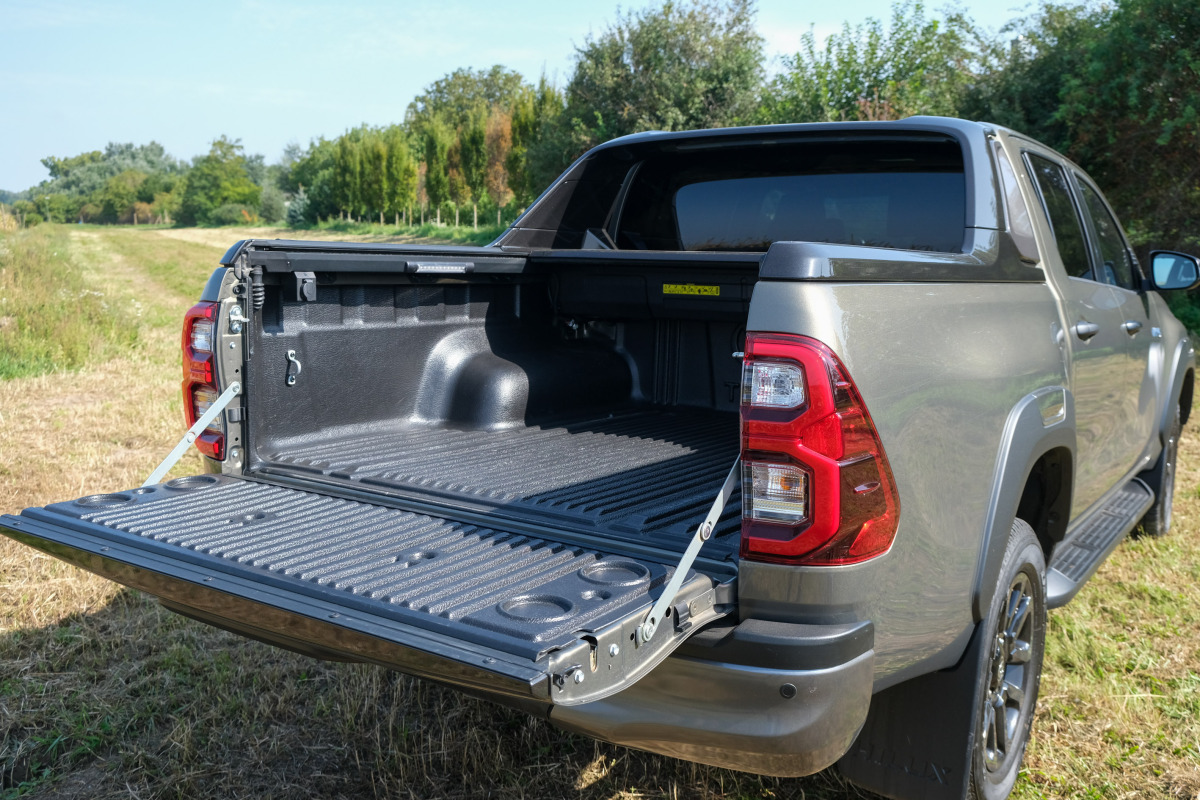 Toyota Hilux 2,8 DoubleCab (2021)