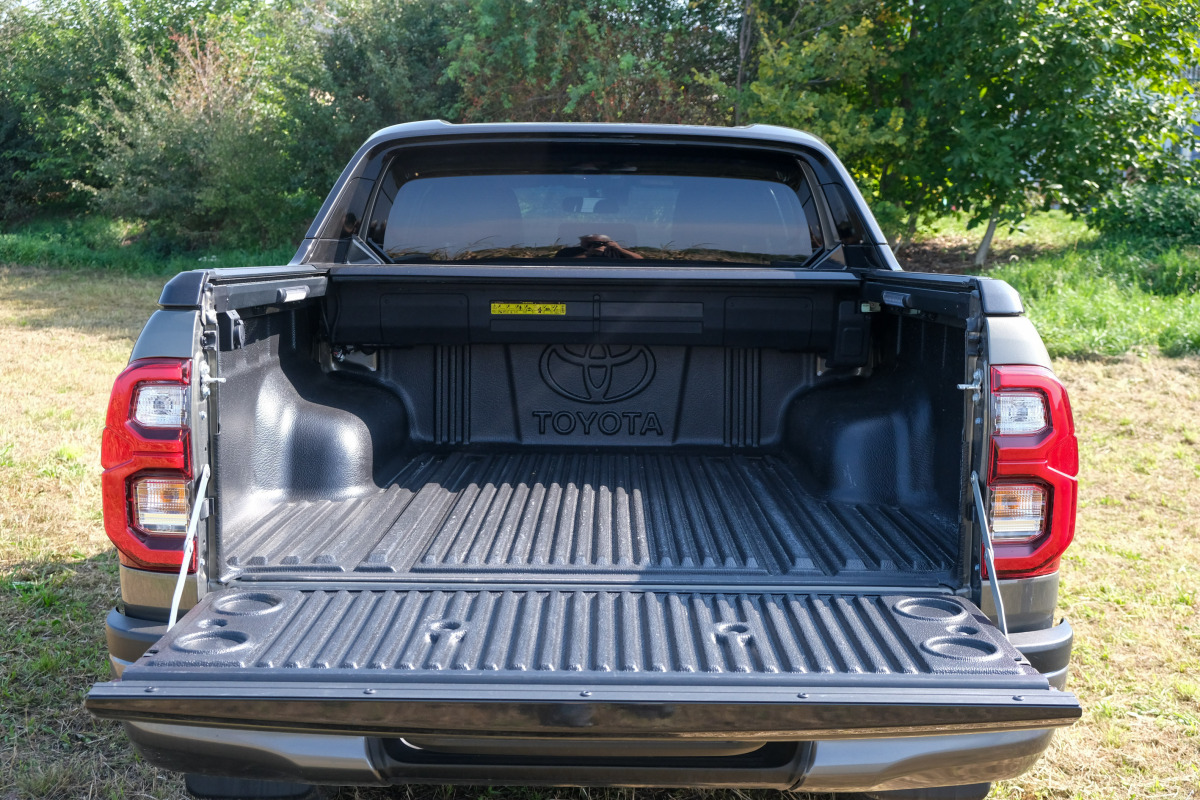 Toyota Hilux 2,8 DoubleCab (2021)