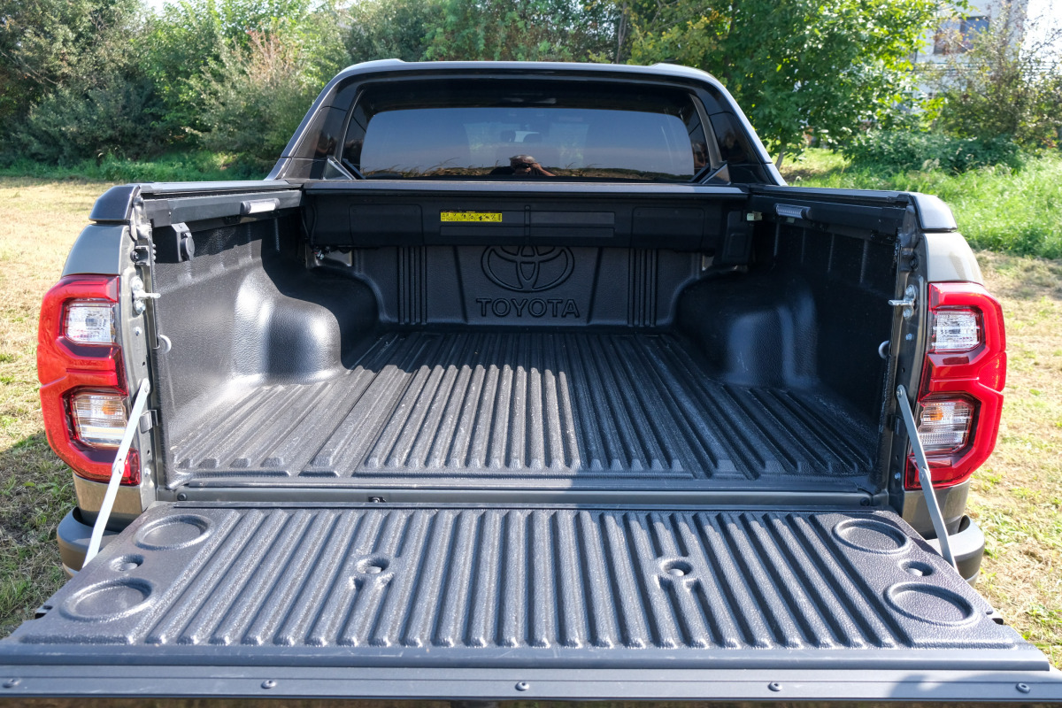 Toyota Hilux 2,8 DoubleCab (2021)