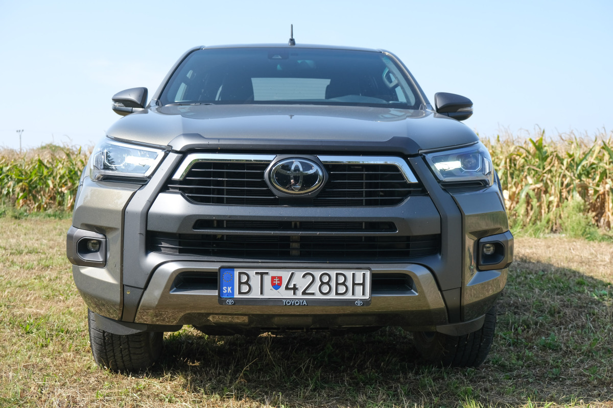 Toyota Hilux 2,8 DoubleCab (2021)