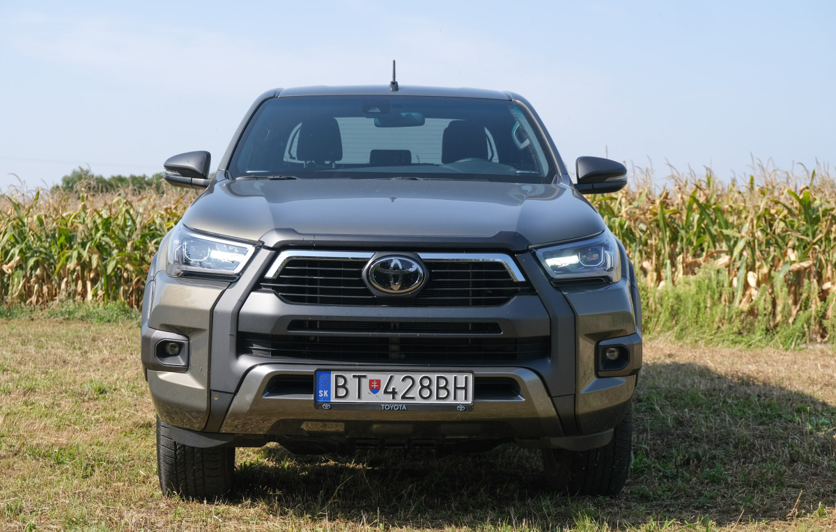 Toyota Hilux 2,8 DoubleCab (2021)