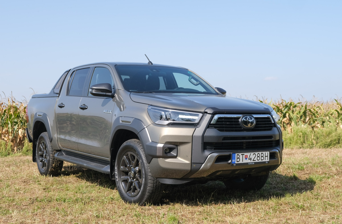 Toyota Hilux 2,8 DoubleCab (2021)