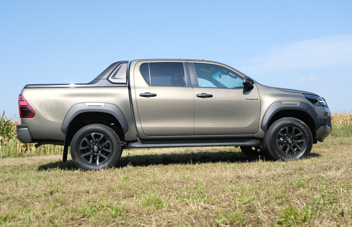 Toyota Hilux 2,8 DoubleCab (2021)