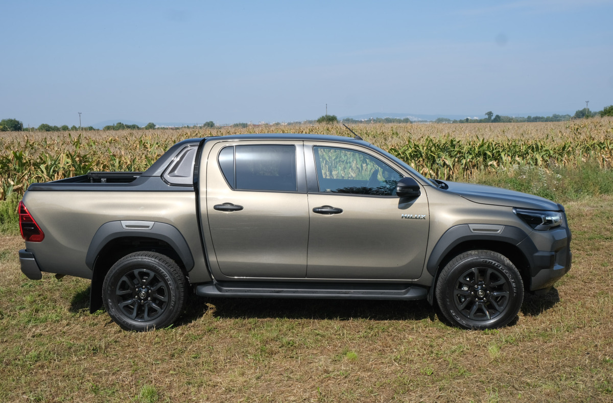 Toyota Hilux 2,8 DoubleCab (2021)