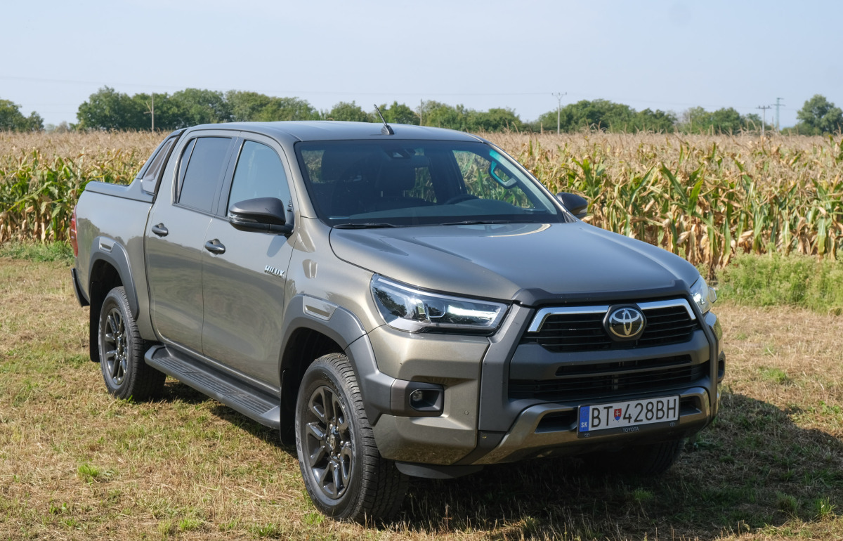 Toyota Hilux 2,8 DoubleCab (2021)