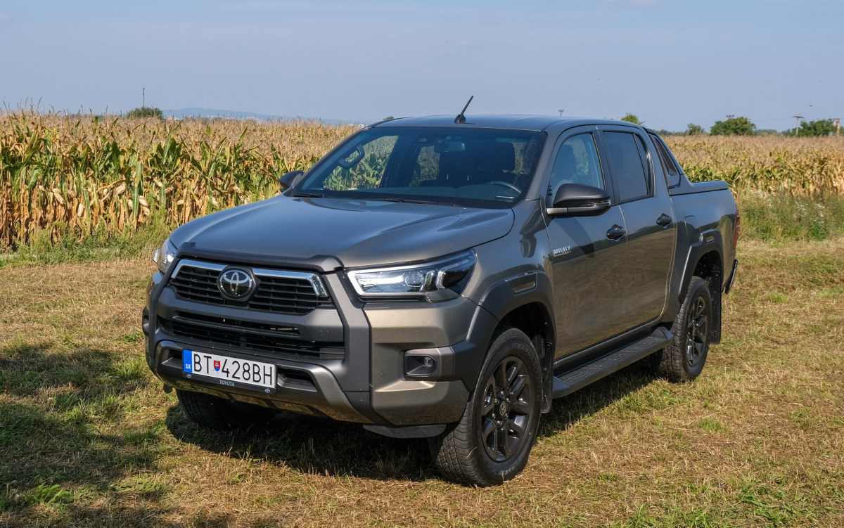 Toyota Hilux 2,8 DoubleCab (2021)
