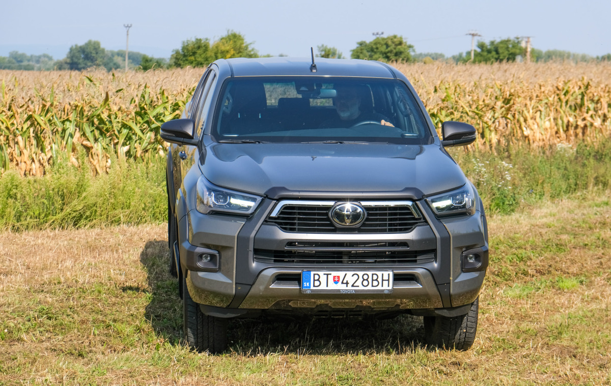 Toyota Hilux 2,8 DoubleCab (2021)