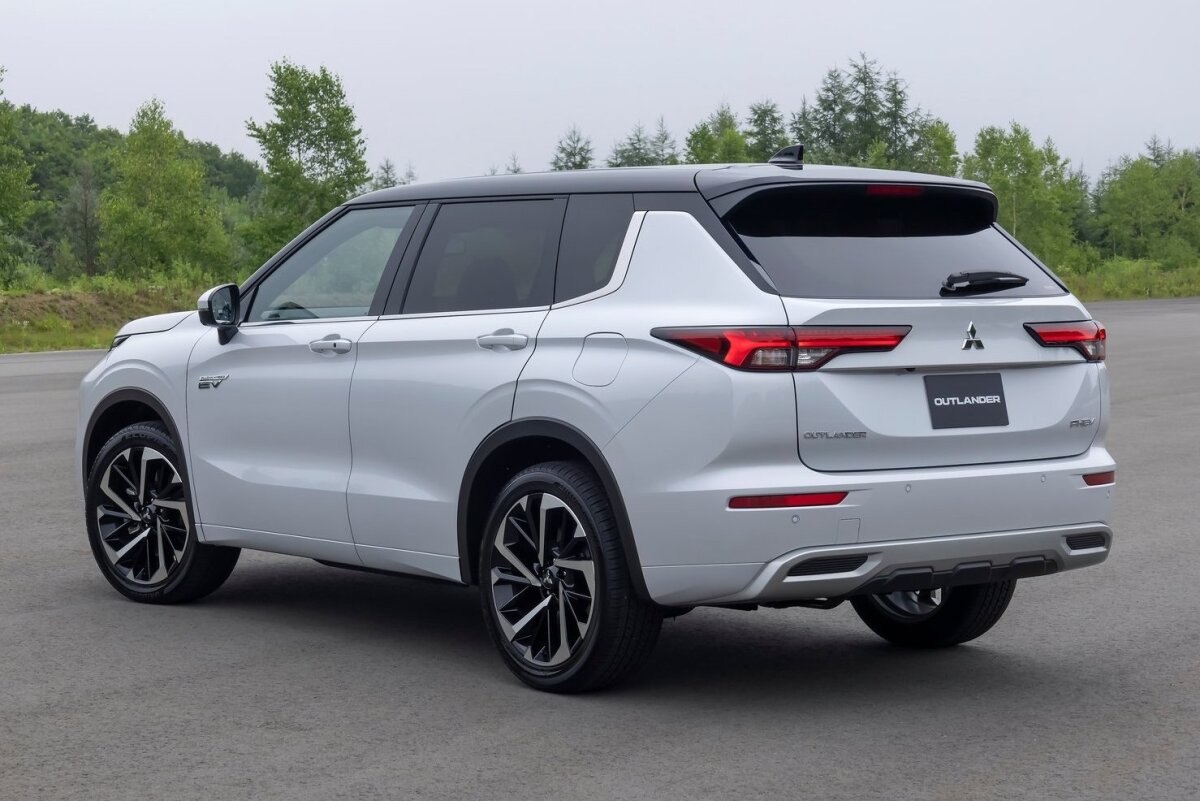 Mitsubishi Outlander PHEV - 2022