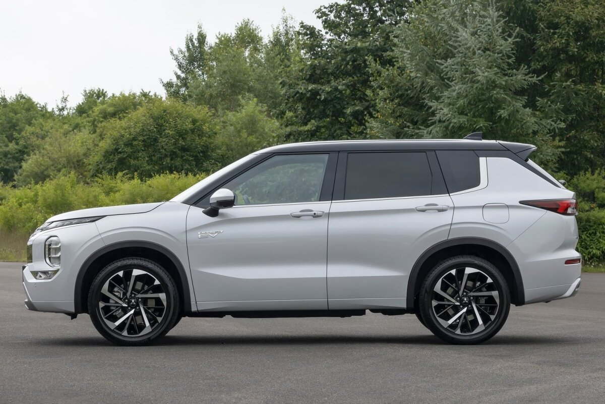 Mitsubishi Outlander PHEV - 2022