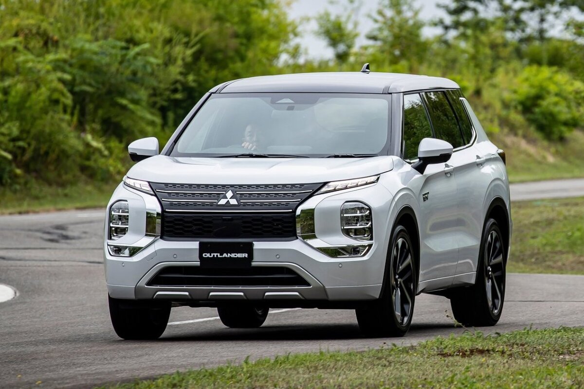 Mitsubishi Outlander PHEV - 2022