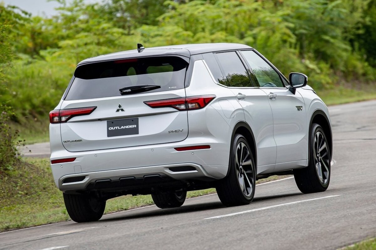 Mitsubishi Outlander PHEV - 2022