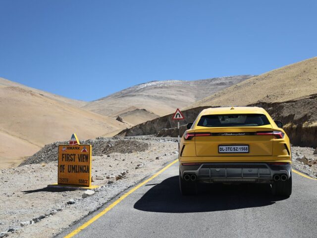 Lamborghini Urus - prejazd priesmyku Umling La Pass