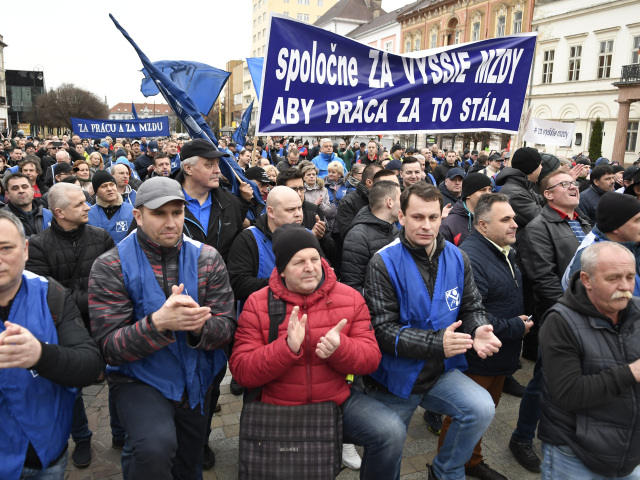 SR Košice odborári OZ KOVO zhromaždenie mzdy KEX