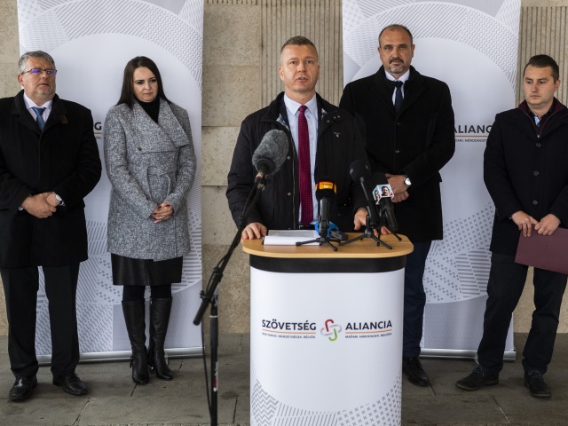 Aliancia Csaba Furik Marta Vozariková Krisztián Forró Karol Pataky Zoltán Cziprusz