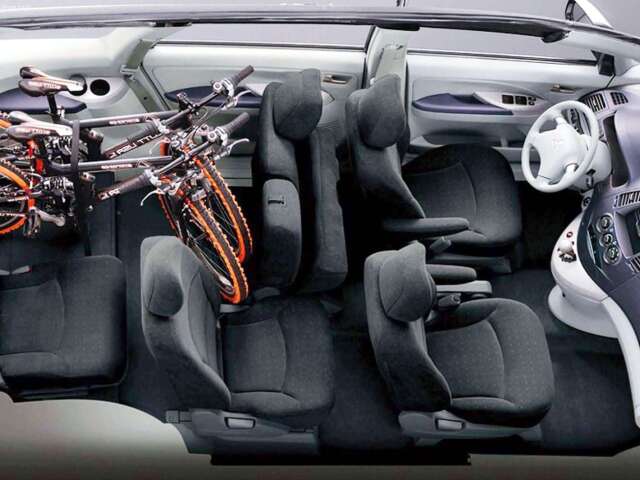 Mitsubishi Grandis - 2004