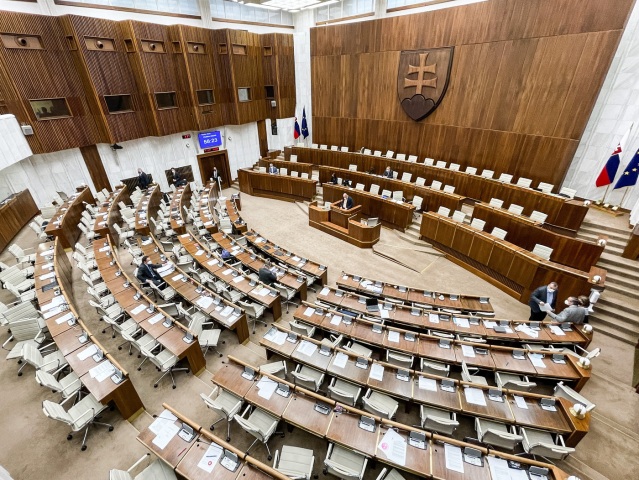 parlament NR SR