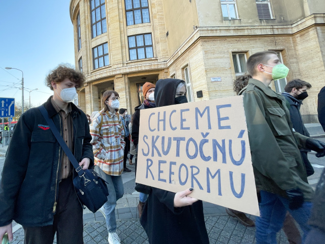Protest študentov / Vysokoškolský zákon / Autonómia vys. škôl /