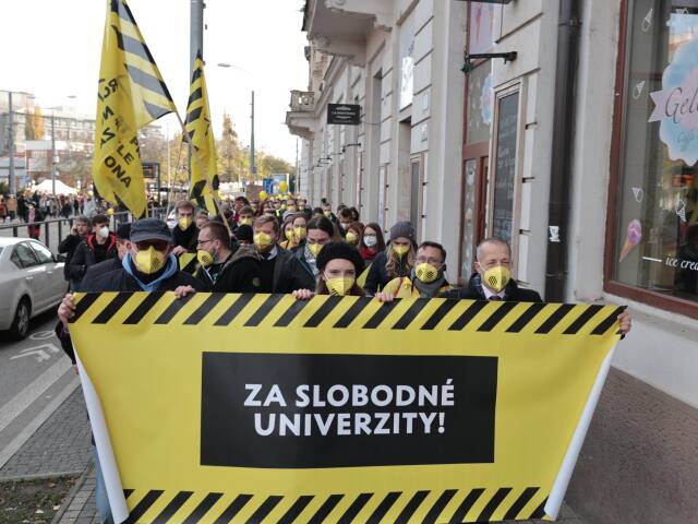 protest, VŠ, UK