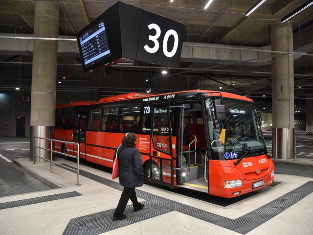 SR BSK doprava zmena regionálny dopravca Arriva BAX