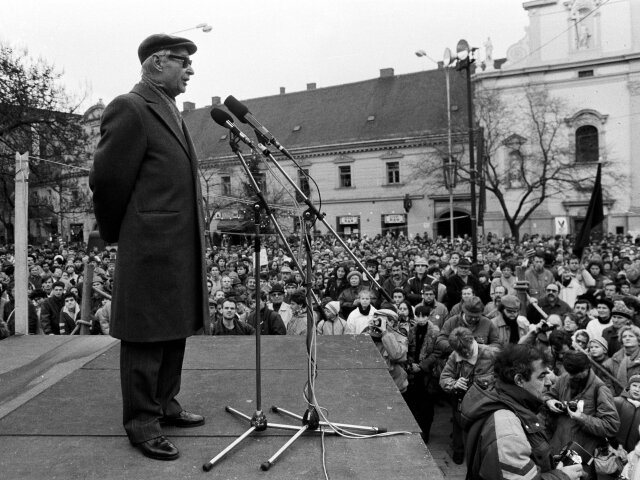 Alexander Dubček, 1989