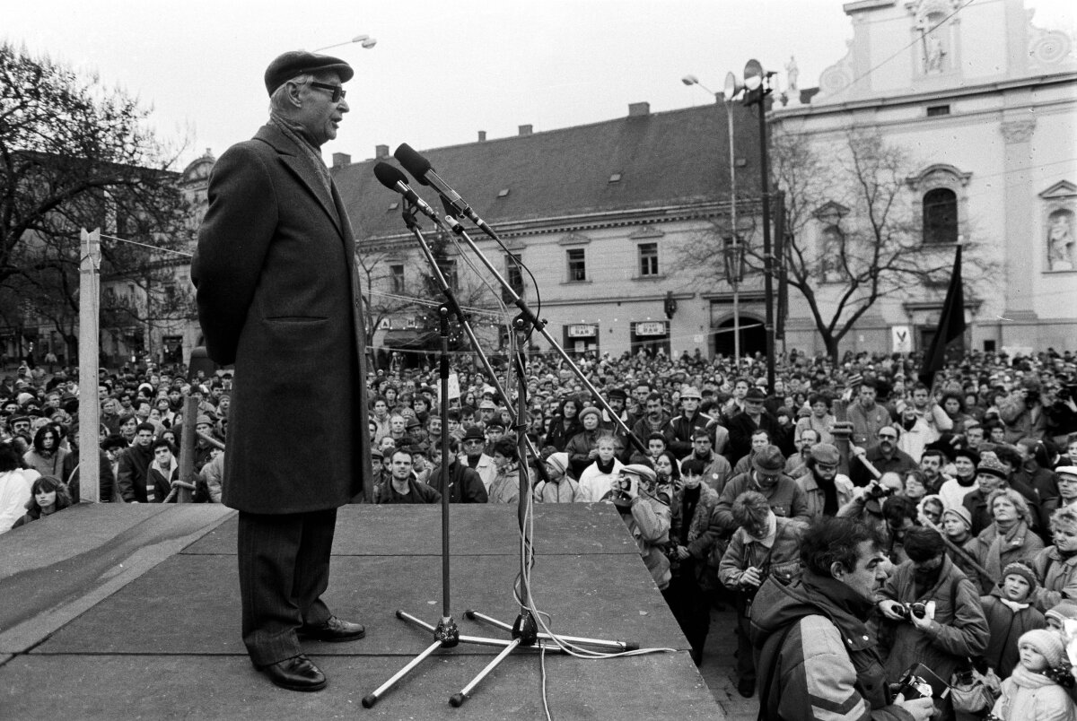 Alexander Dubček, 1989