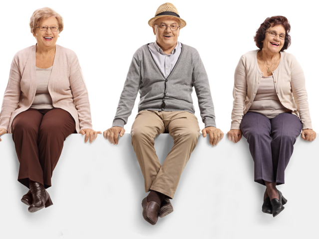seniori, penzisti, dôchodcovia, sedenie, úsmev