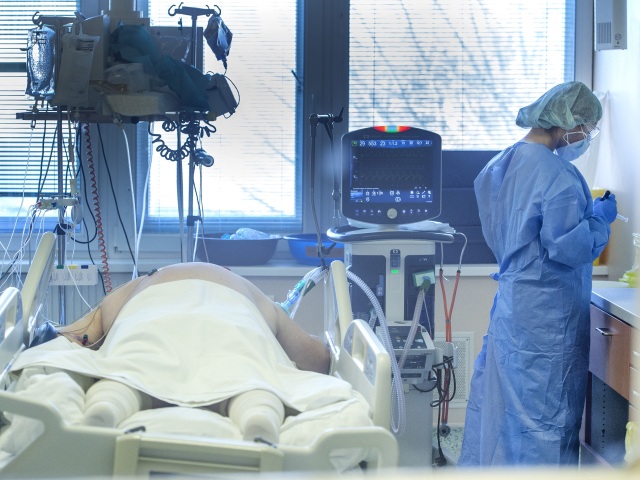 Korona / Covid / Zdravotník / Hospitalizácia / Nemocnica /