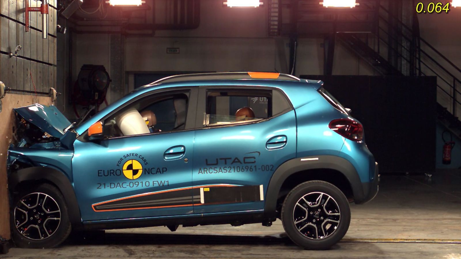 Sláva z ekológie rýchlo vybledne pri pohľade na výsledok crashtestu, kde Dacia Spring získala od Euro NCAP len jednu jedinú hviezdičku. Takto by asi zelená budúcnosť vyzerať nemala.