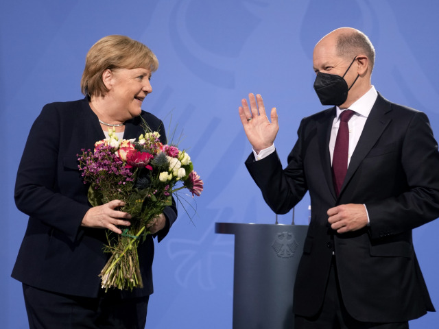 Olaf Scholz, Angela Merkelová