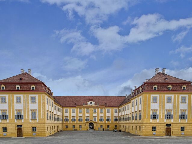 Schlosshof