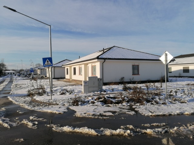 Domy v satelitoch Bratislave sú stále populárne.