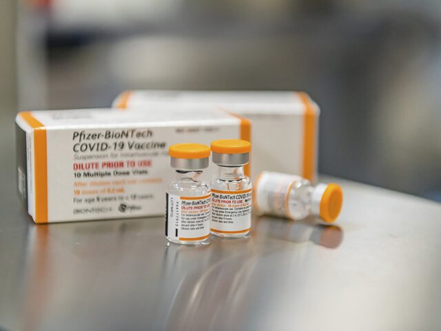 Pfizer / Vakcína / Korona /