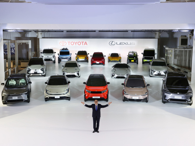 Toyota - 15 nových elektromobilov