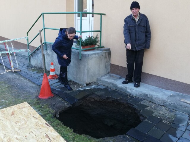 Krupina, diera, kráter