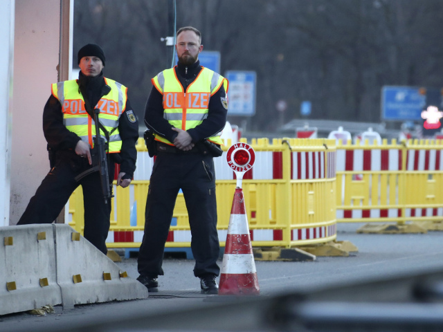 Polizei / Hranica / Kontroly /