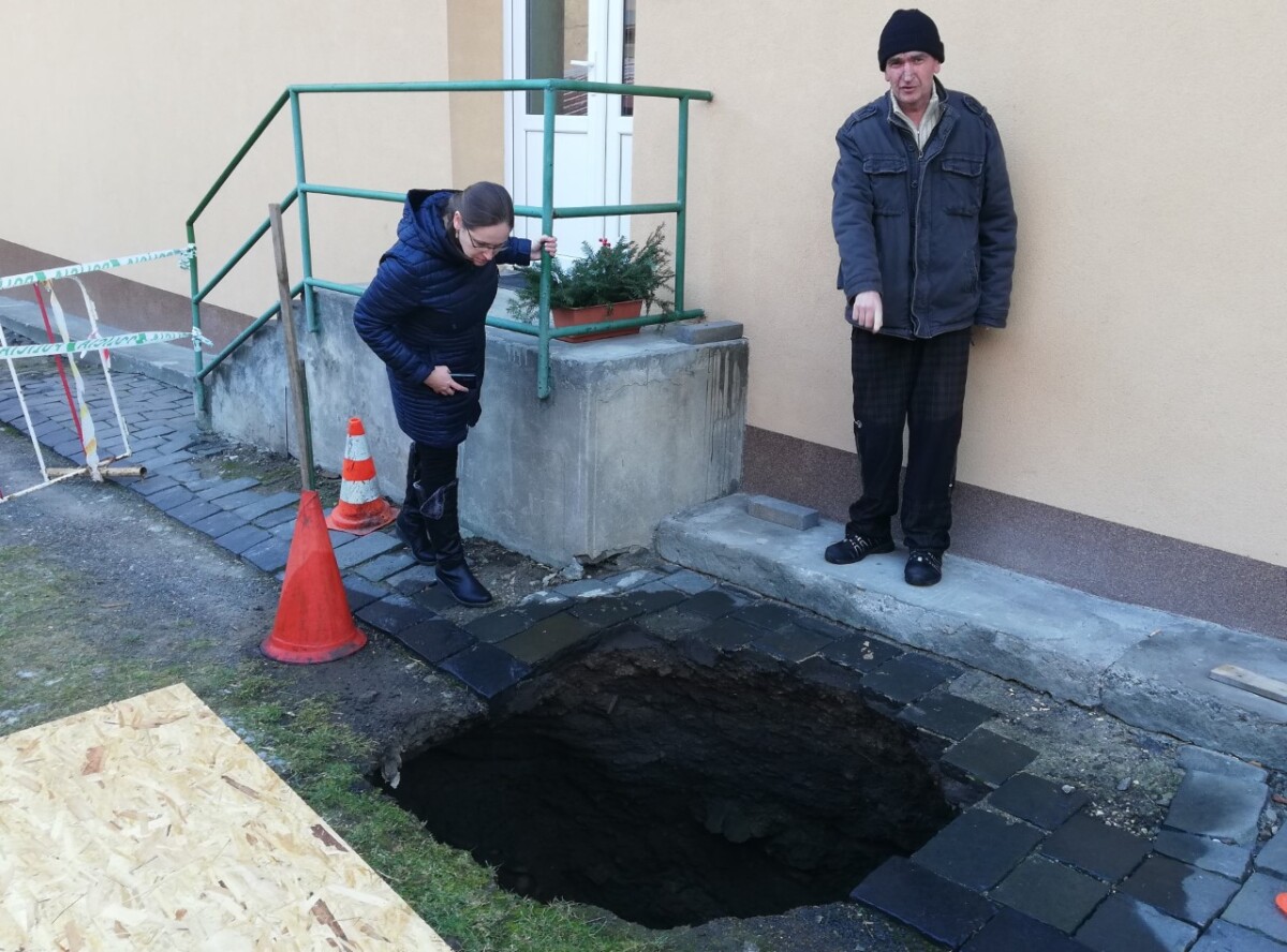 Krupina, diera, kráter