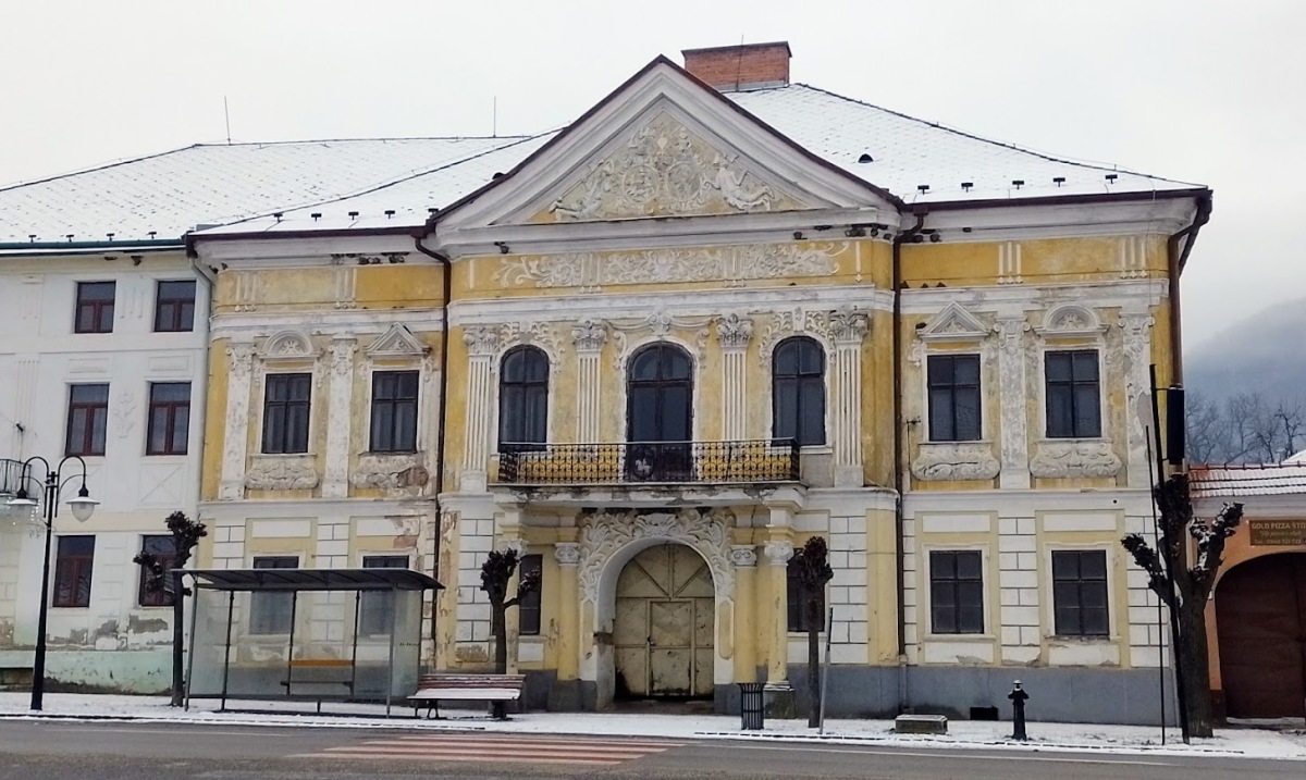 Štítnik budova rekonštukcia ozdoby